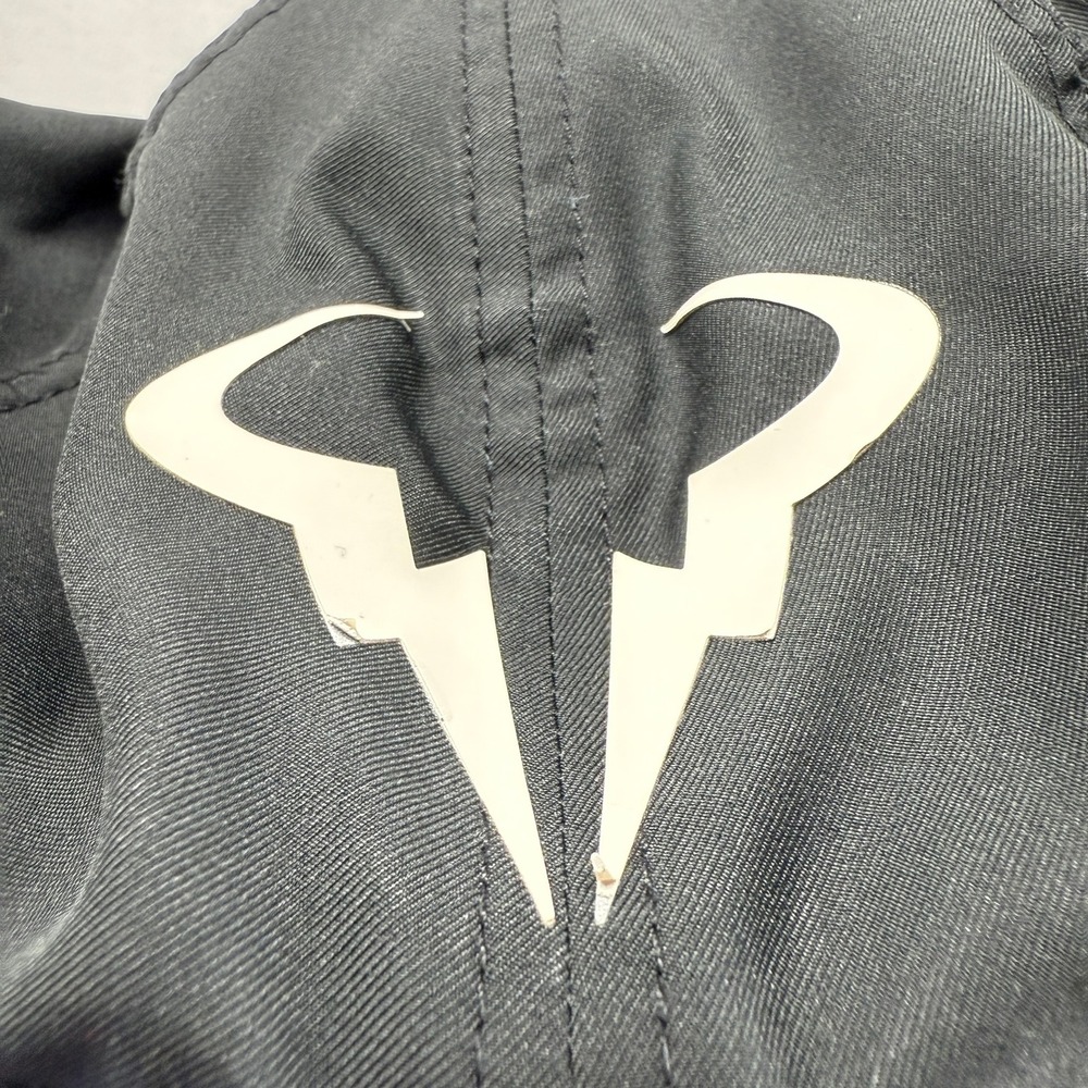 Nike Hat Mens Adjustable Black Rafael Nadal Bull Logo Tennis Featherlight DriFit - Picture 3 of 8